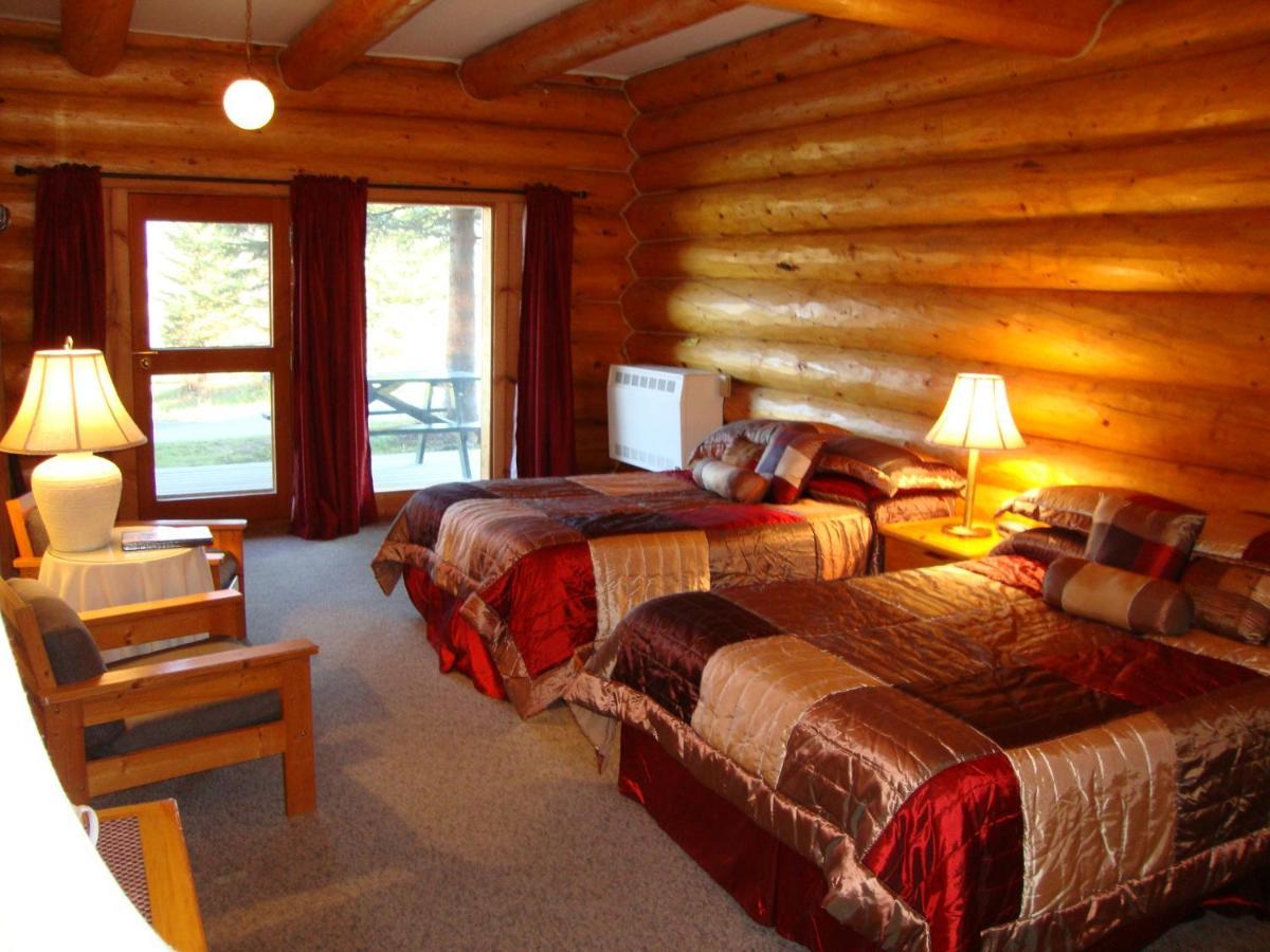 Helmcken Falls Lodge Cabin Rooms And Rv Park Клируотер Экстерьер фото