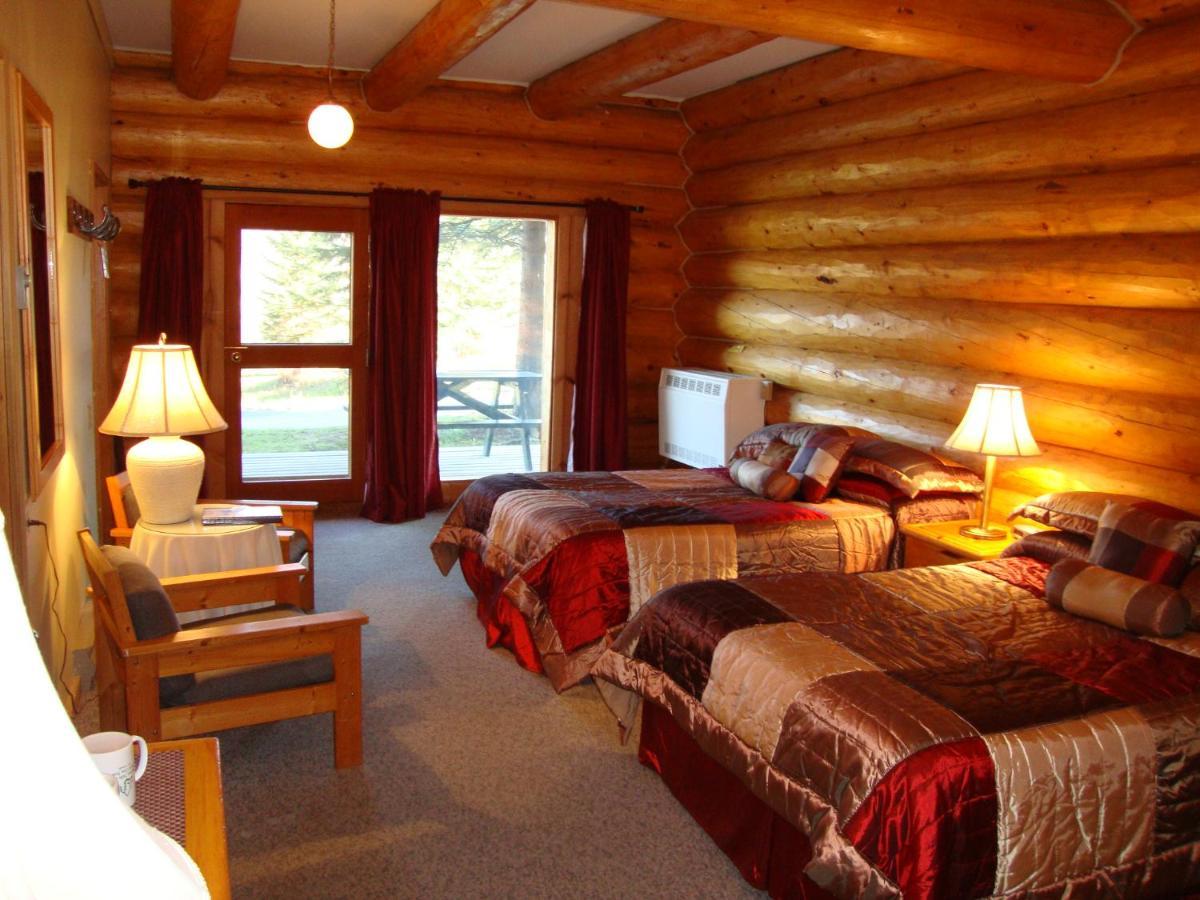 Helmcken Falls Lodge Cabin Rooms And Rv Park Клируотер Экстерьер фото