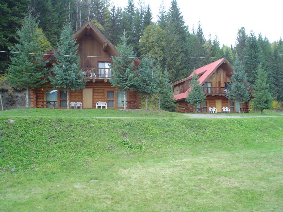 Helmcken Falls Lodge Cabin Rooms And Rv Park Клируотер Экстерьер фото