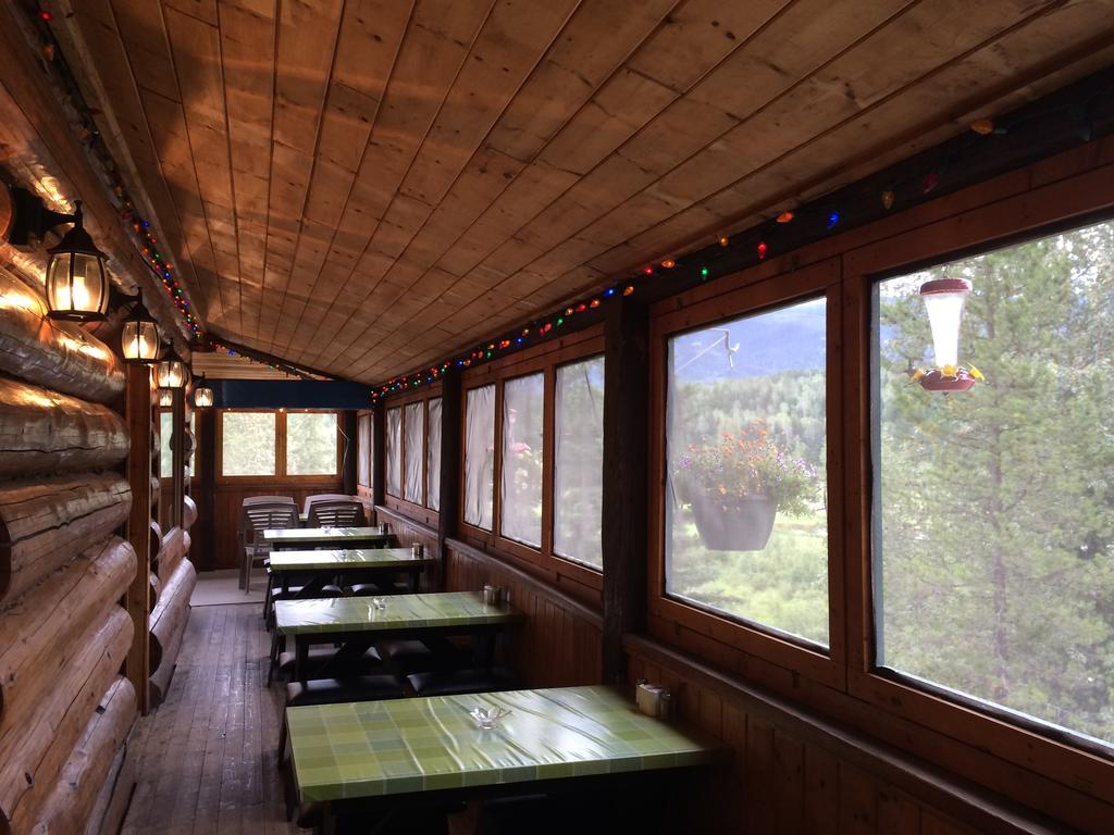 Helmcken Falls Lodge Cabin Rooms And Rv Park Клируотер Экстерьер фото